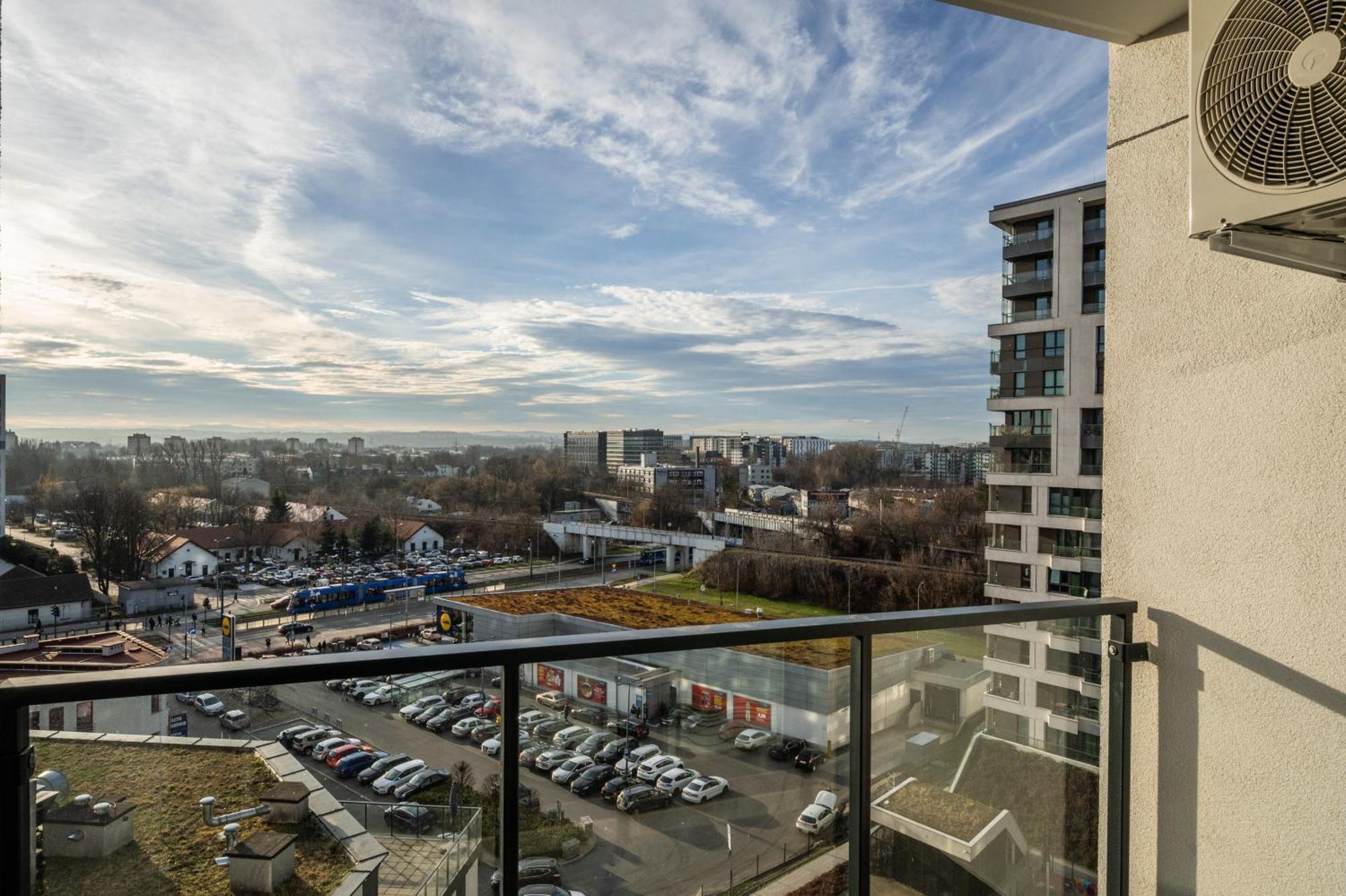 Capital Apartments Красков Екстериор снимка